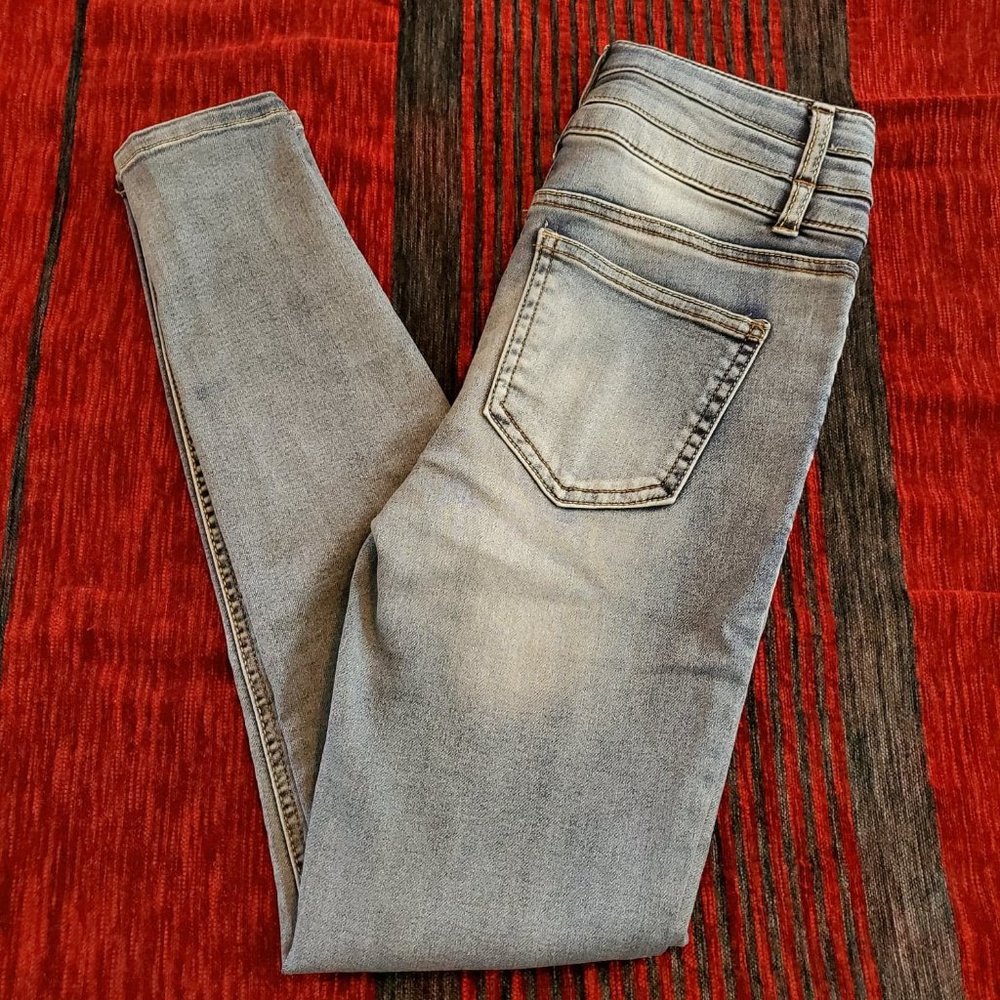 👀 Vanilla Star High Rise Skinny Jeans size 5 - Picture 2 of 8